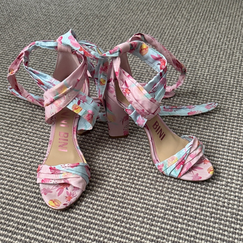 Gianni Bini Pink Floral Heels
